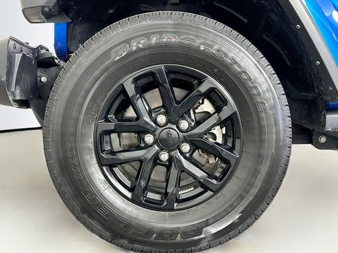 Used 2022 Jeep Gladiator Sport image 11