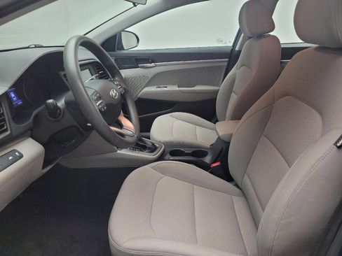 Used 2020 Hyundai Elantra SE FWD image 17