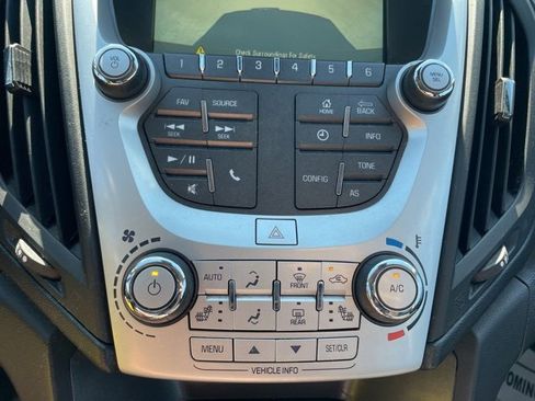 Used 2017 Chevrolet Equinox LT w/ Convenience Package image 18