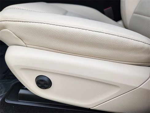 Certified 2025 Mercedes-Benz GLE 350 4MATIC image 9