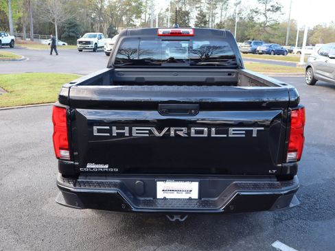 Used 2024 Chevrolet Colorado LT w/ LT Convenience Package III image 11