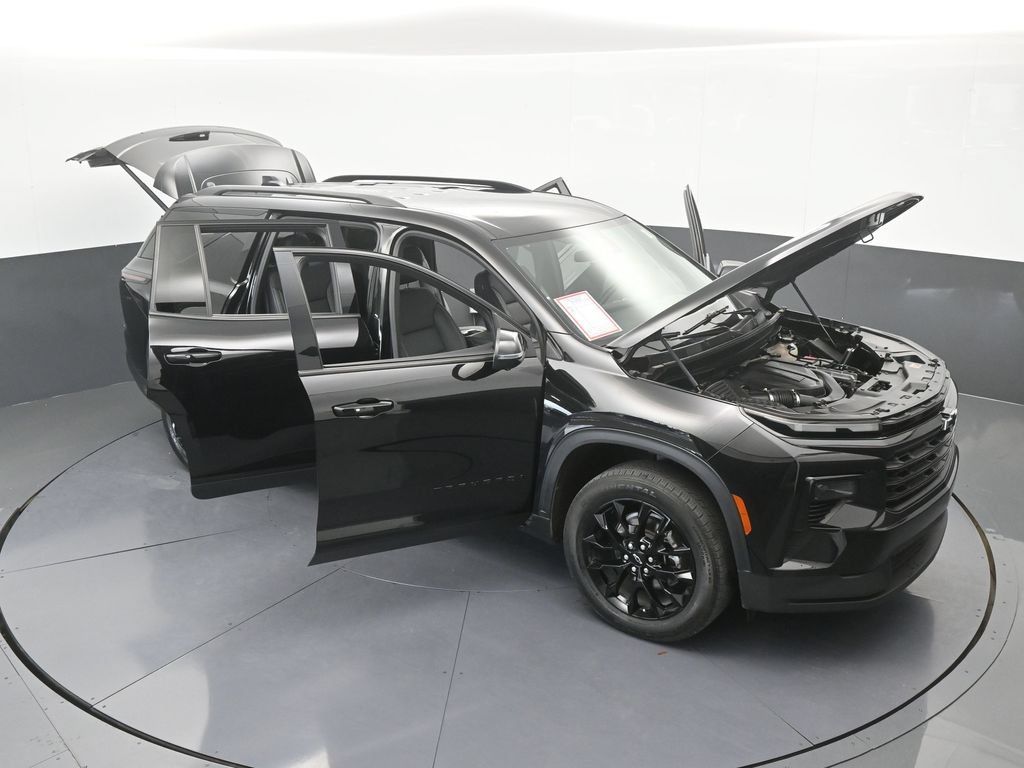 Used 2024 Chevrolet Traverse LT w/ Midnight/Sport Edition FWD image 78