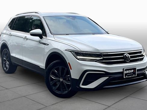 Used 2022 Volkswagen Tiguan SE AWD/4WD image 3