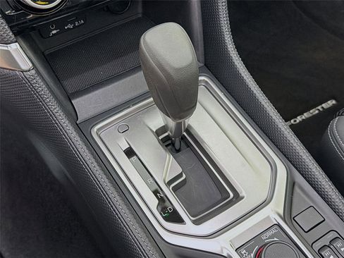 Used 2024 Subaru Forester Premium image 18