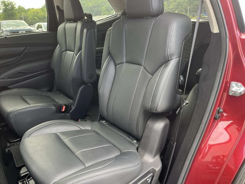 Used 2024 Subaru Ascent Limited w/ Popular Package #2 AWD/4WD image 18