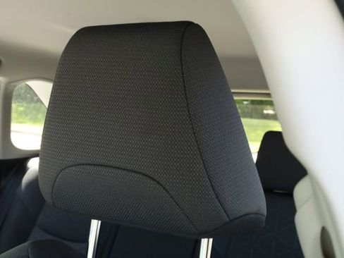 Used 2025 Toyota RAV4 XLE image 23