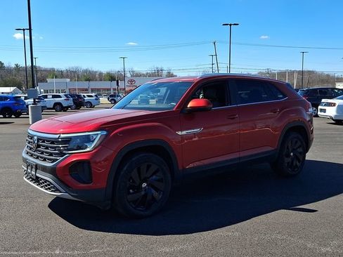 Used 2024 Volkswagen Atlas Cross Sport SE image 3
