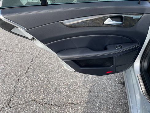 Used 2012 Mercedes-Benz CLS 550 4MATIC image 19