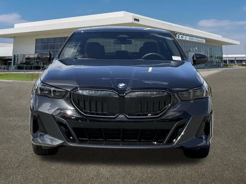Certified 2026 BMW 530i RWD image 3