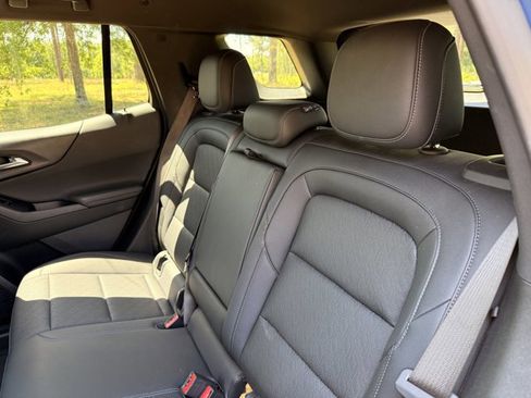 Used 2025 Chevrolet Equinox LT w/ Convenience Package II image 26