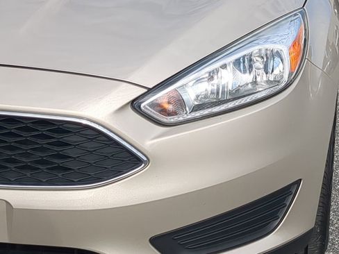 Used 2017 Ford Focus SE image 18