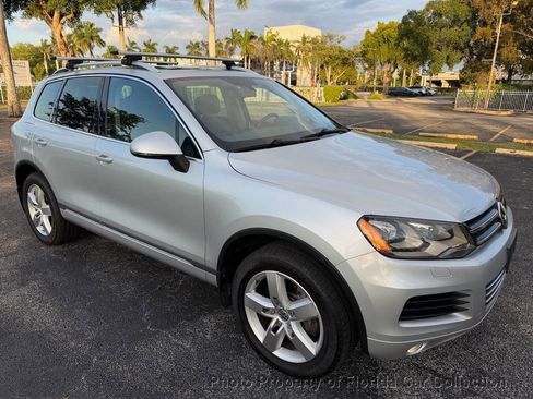 Used 2011 Volkswagen Touareg TDI image 2