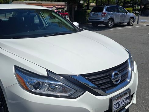 Used 2017 Nissan Altima 2.5 S w/ Power Driver Seat Package FWD image 3