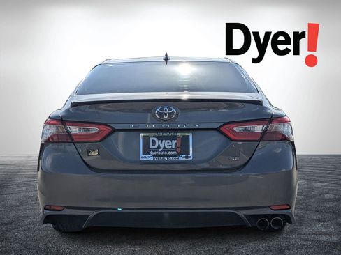 Used 2019 Toyota Camry SE FWD image 6