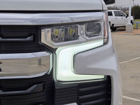 Used 2024 Chevrolet Silverado 1500 LT AWD/4WD image 31