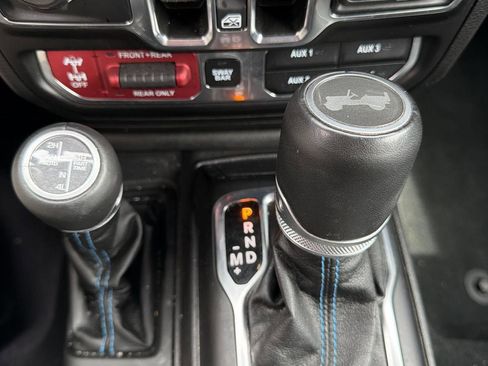 Used 2022 Jeep Wrangler Unlimited Rubicon 4xe w/ Cold Weather Group AWD/4WD image 24