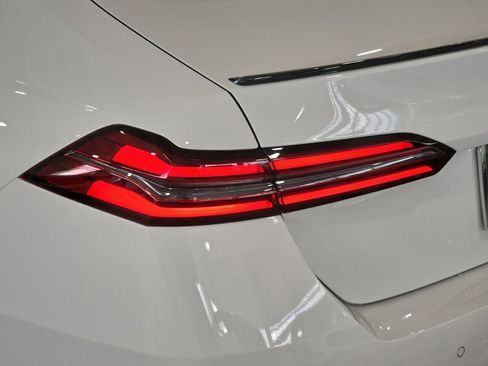 Used 2026 BMW 530i RWD image 31
