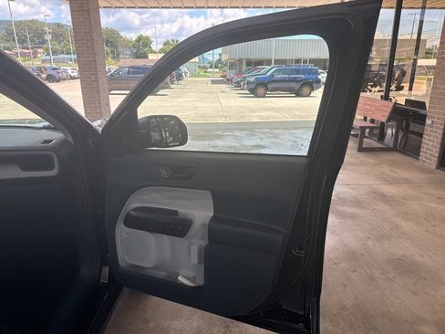 New 2025 Ford Maverick XLT image 17