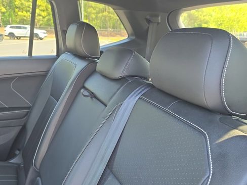 Used 2023 Volkswagen Tiguan SE R-Line image 22