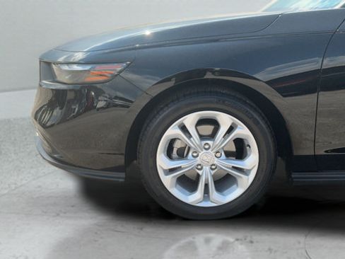 Used 2025 Honda Accord LX image 25