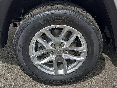 New 2026 Jeep Grand Cherokee Laredo X AWD/4WD image 7