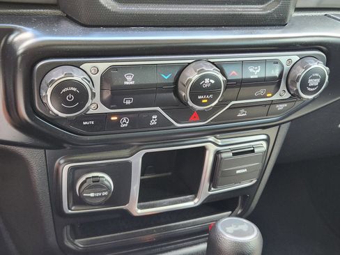 Used 2022 Jeep Wrangler Sport AWD/4WD image 20