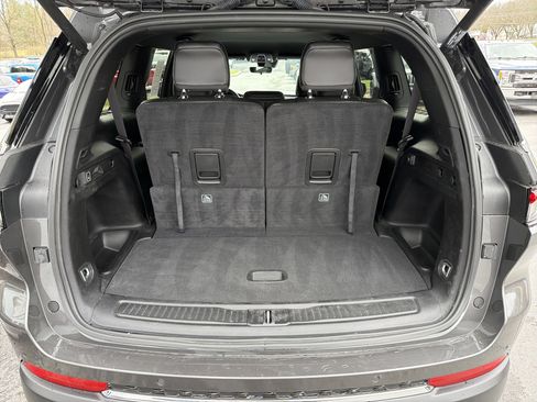 Used 2025 Jeep Grand Cherokee L Limited w/ Trailer Tow Package AWD/4WD image 5