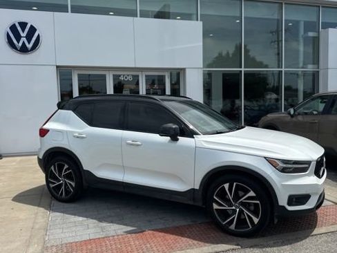 Used 2021 Volvo XC40 T5 R-Design w/ Climate Package AWD/4WD image 3