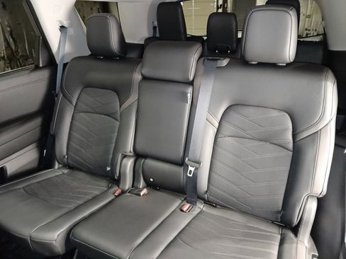 Used 2025 Nissan Pathfinder Platinum w/ Cargo Package AWD/4WD image 14