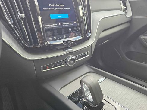 Certified 2025 Volvo XC60 B5 Plus AWD/4WD image 30
