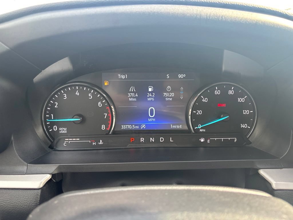 Used 2024 Ford Explorer XLT w/ Equipment Group 202A AWD/4WD image 29
