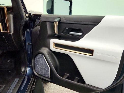 Used 2025 GMC Hummer EV 2X AWD/4WD image 26