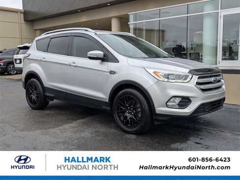 Used 2017 Ford Escape Titanium image 1