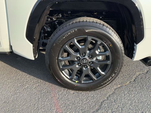 New 2026 Toyota Tundra Platinum AWD/4WD image 6