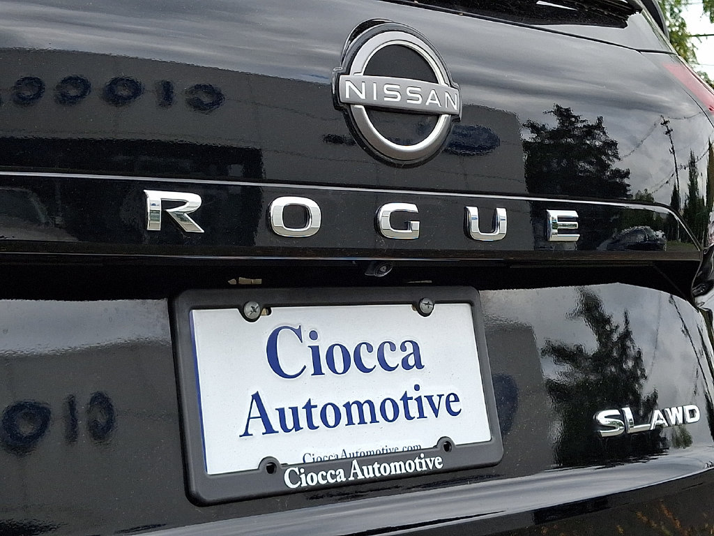 Used 2023 Nissan Rogue SL AWD/4WD image 32