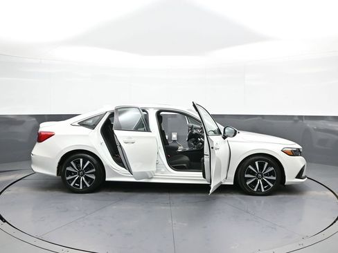 Certified 2024 Honda Civic EX image 40