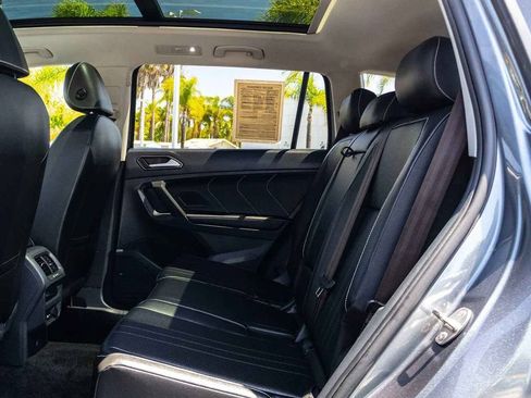 Used 2022 Volkswagen Tiguan SE w/ Panoramic Sunroof Package AWD/4WD image 14