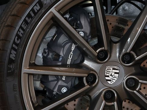 Used 2023 Porsche 911 Carrera T RWD image 8