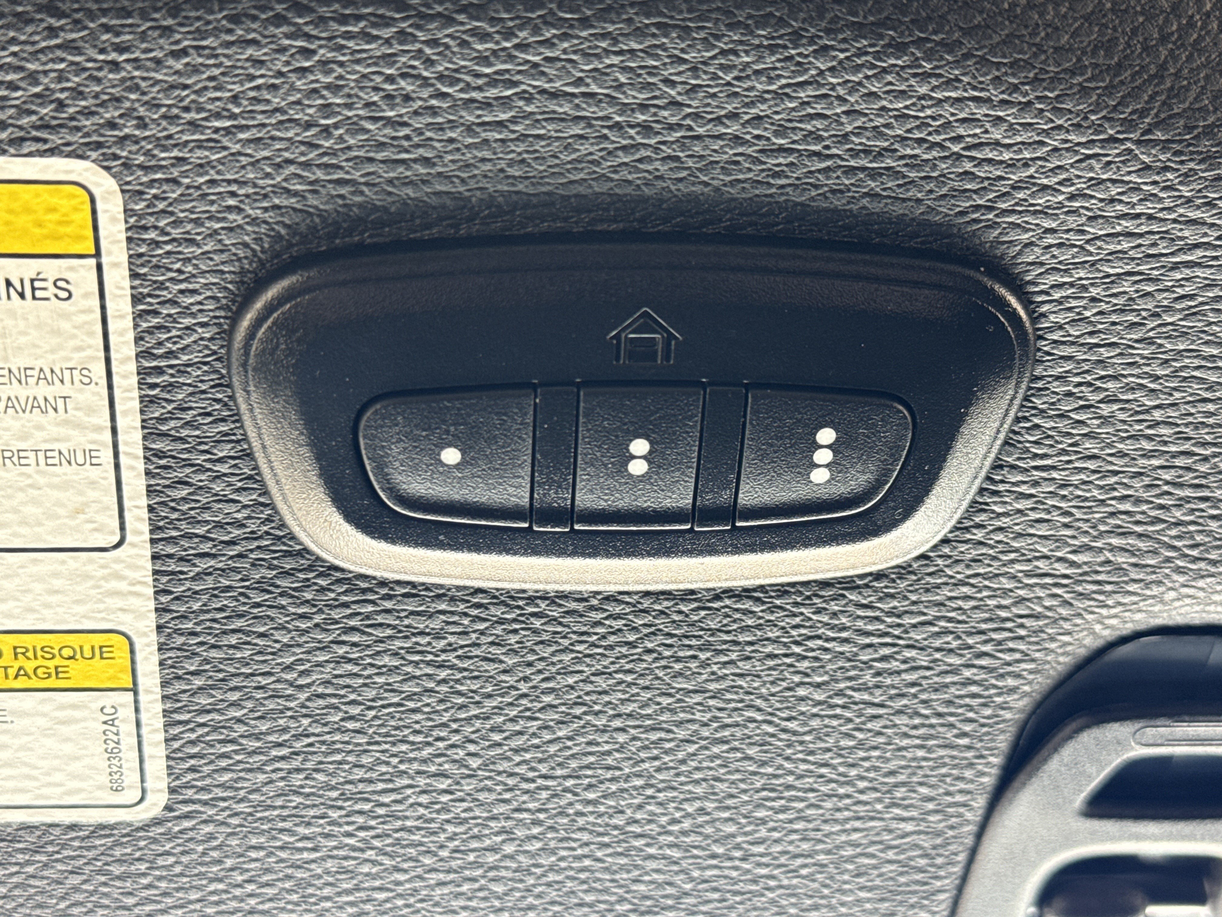 Used 2023 Jeep Wrangler Unlimited Sahara AWD/4WD image 15