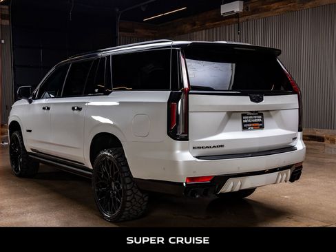 Used 2023 Cadillac Escalade ESV V AWD/4WD image 6