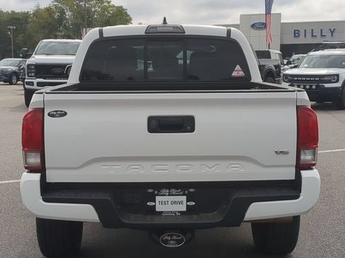 Used 2016 Toyota Tacoma TRD Sport w/ Towing Package RWD image 4