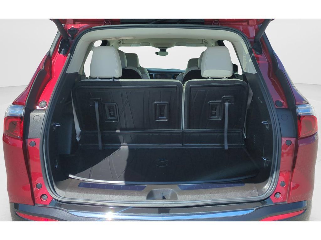 Used 2022 Buick Enclave Essence w/ Sound and Sites Package FWD image 9