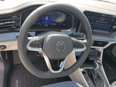 New 2025 Volkswagen Jetta SE image 17