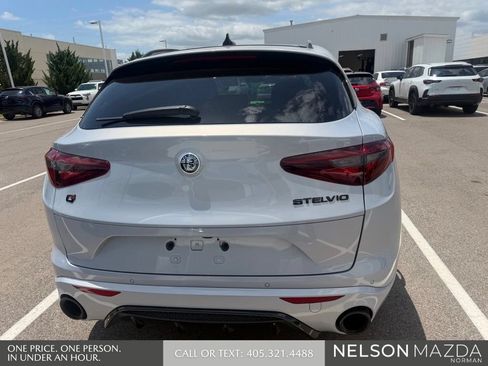 Used 2021 Alfa Romeo Stelvio Ti Sport AWD/4WD image 7
