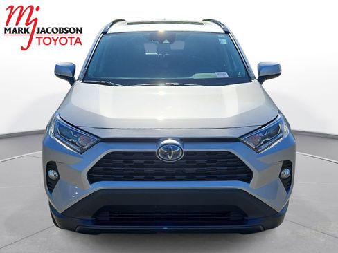 Used 2020 Toyota RAV4 XLE w/ Convenience Package AWD/4WD image 2