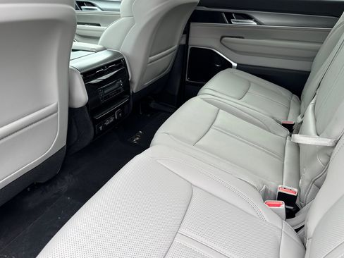 New 2026 Jeep Grand Wagoneer Limited image 11