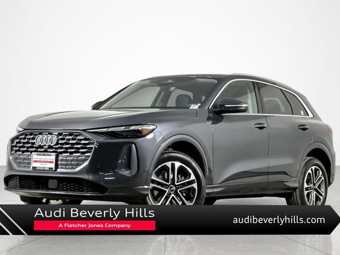 Used 2025 Audi Q5 Premium w/ Convenience Package image 1