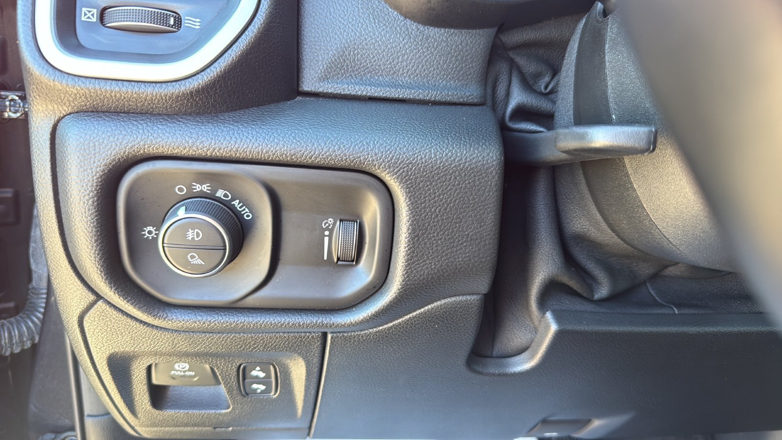 Used 2021 RAM 1500 Lone Star AWD/4WD image 17
