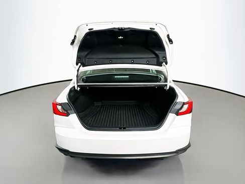 Used 2025 Toyota Camry SE image 32