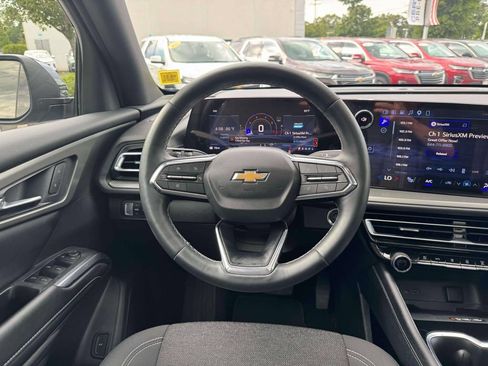 Used 2026 Chevrolet Traverse LT w/ Sun and Wheel Package AWD/4WD image 23